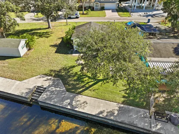 7255 TROPICAL DR, Weeki Wachee, FL 34607