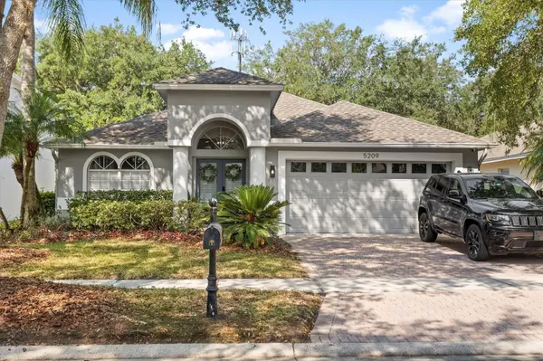 5209 ABBEY PARK AVE, Tampa, FL 33647