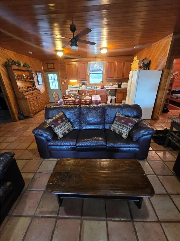 1106 FOX HUNTER RD, Perry, FL 32348