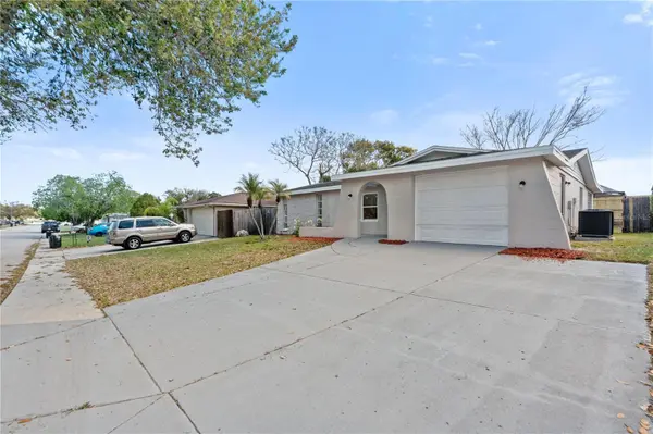 9020 HUNT CLUB LN, Port Richey, FL 34668