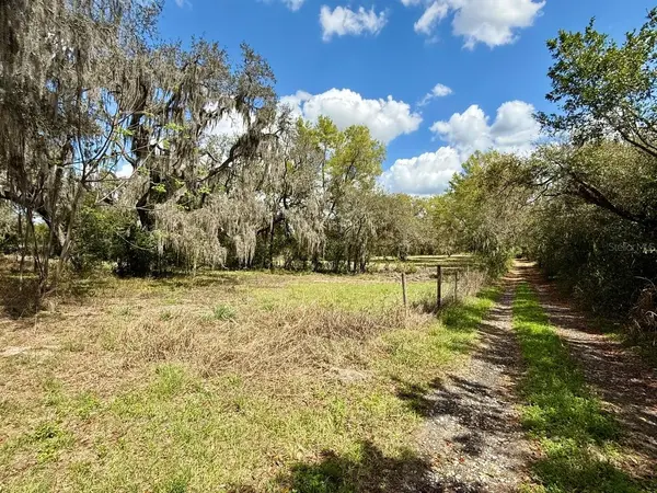 10010 FORT KING RD, Dade City, FL 33525
