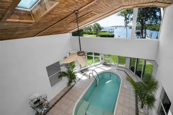 1626 SEA BREEZE DR, Tarpon Springs, FL 34689