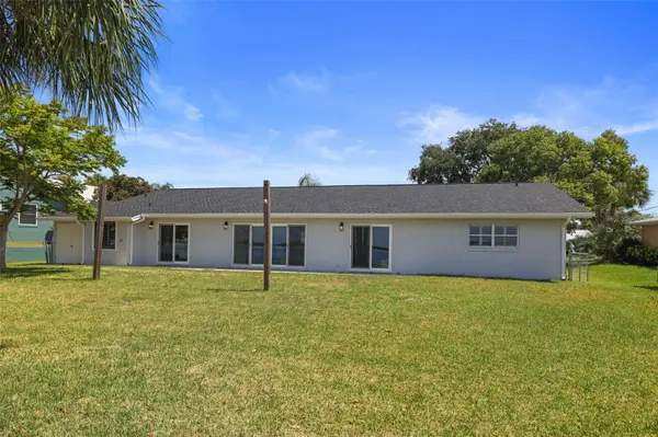 11930 W BAYSHORE DR, Crystal River, FL 34429