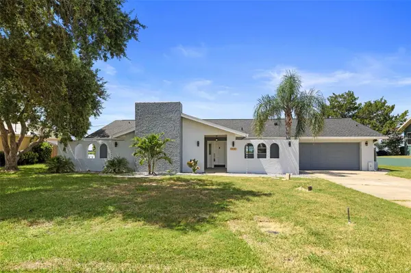 11930 W BAYSHORE DR, Crystal River, FL 34429