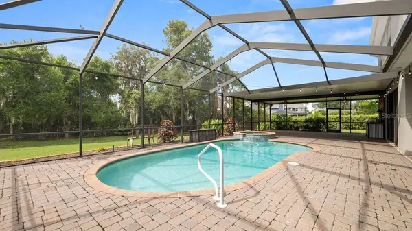 2120 SOUTHERN OAKS LN, Lakeland, FL 33813