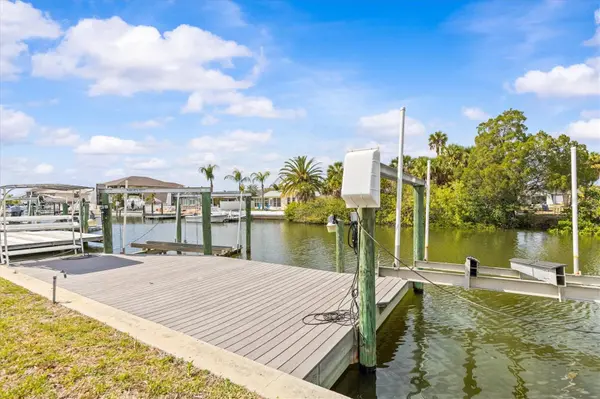 7427 SOUTHWIND DR, Hudson, FL 34667