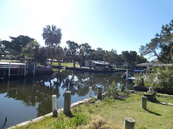 2215 S HUNT PT, Crystal River, FL 34429