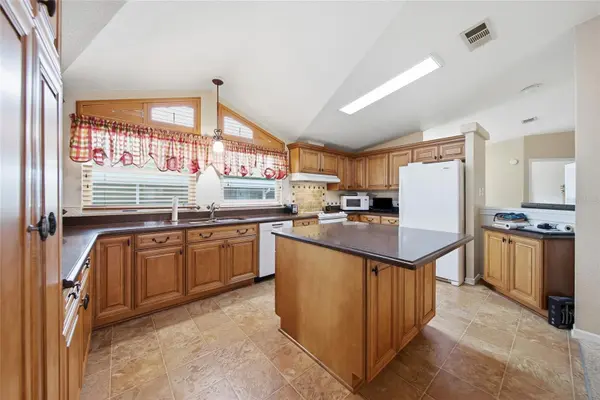 8401 WEATHERFORD AVE, Brooksville, FL 34613