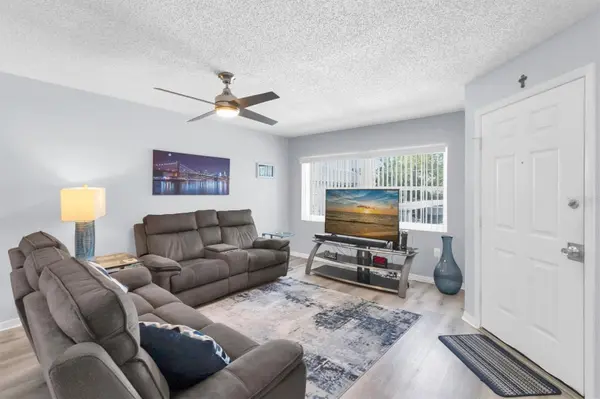 7712 HILLSIDE CT #201, Hudson, FL 34667