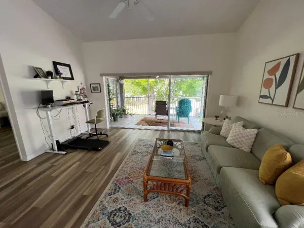 9485 HAMLIN BLVD #8, Seminole, FL 33776