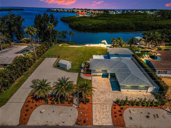 1620 SEA BREEZE DR, Tarpon Springs, FL 34689