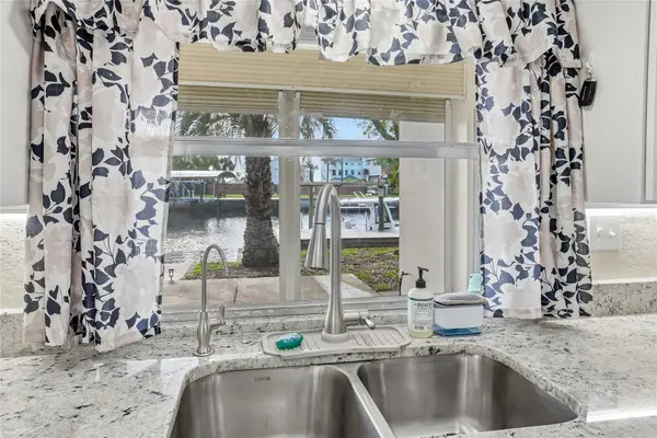 3332 GULF WINDS CIR, Hernando Beach, FL 34607