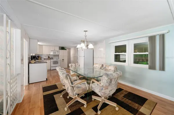 1027 VERMONT AVE, Lady Lake, FL 32159
