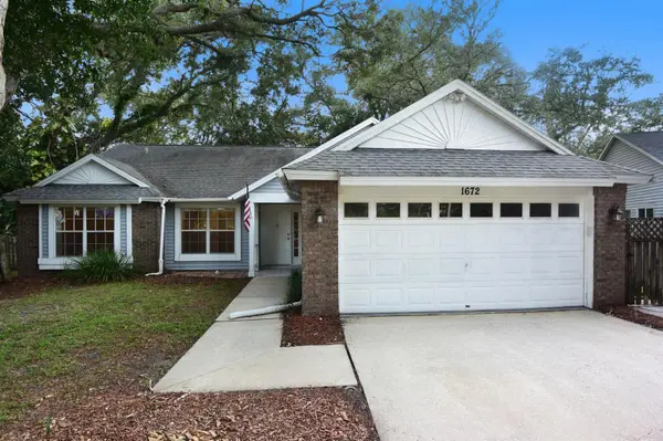 1672 COUNTRYWOOD ST, Tarpon Springs, FL 34689