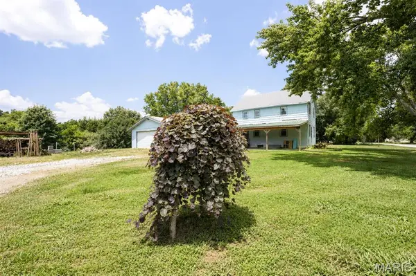 407 S Mulberry ST, Highland, IL 62249
