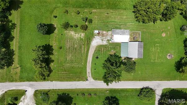 407 S Mulberry ST, Highland, IL 62249