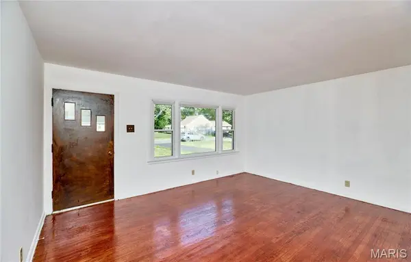 228 Newton PL, Ballwin, MO 63021
