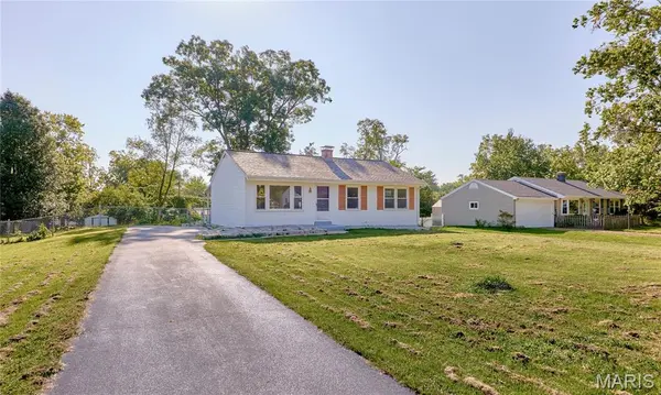 228 Newton PL, Ballwin, MO 63021