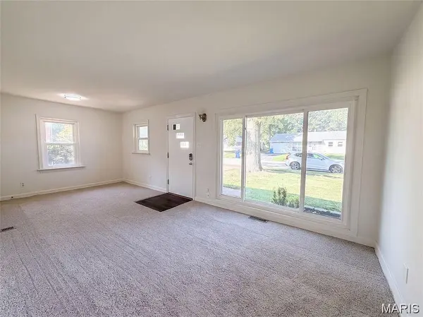 1320 Gahan Dr DR, Florissant, MO 63031