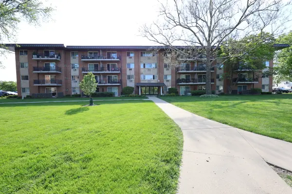 2230 S Goebbert RD #139, Arlington Heights, IL 60005