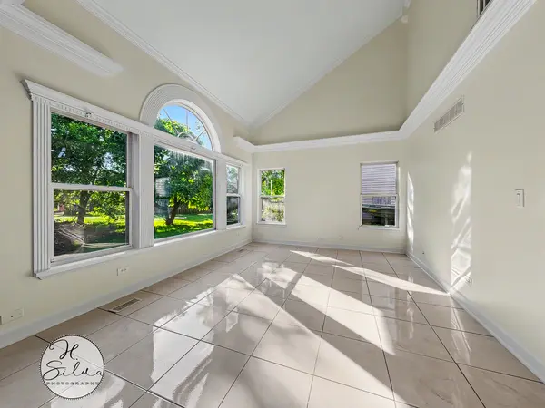 5532 Chantilly CIR, Lake In The Hills, IL 60156