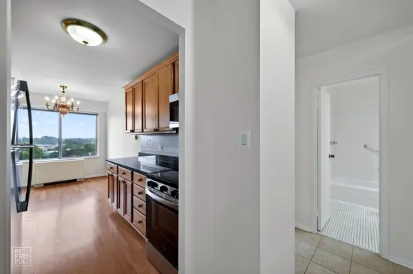 7141 N Kedzie AVE #910, Chicago, IL 60645