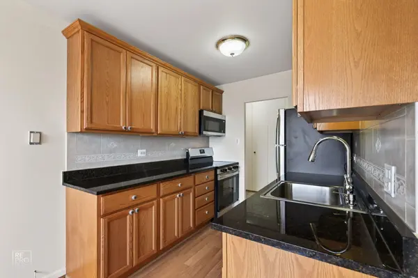 7141 N Kedzie AVE #910, Chicago, IL 60645