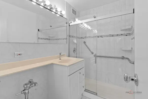 247 E Chestnut ST #1804, Chicago, IL 60611