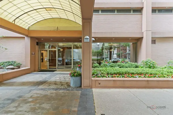 247 E Chestnut ST #1804, Chicago, IL 60611