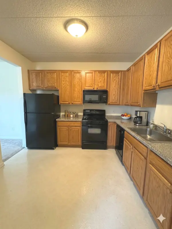 9530 Cook AVE #305, Oak Lawn, IL 60453