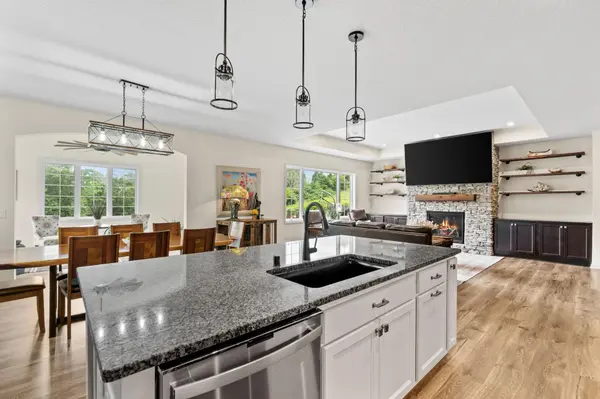 5886 Sheffield TER NE, Prior Lake, MN 55372