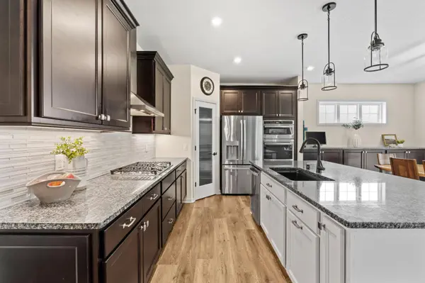 5886 Sheffield TER NE, Prior Lake, MN 55372