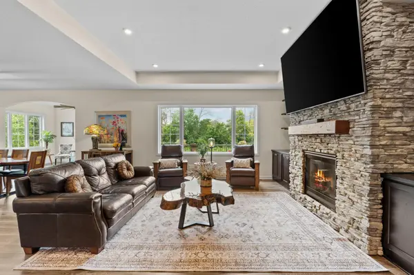 5886 Sheffield TER NE, Prior Lake, MN 55372