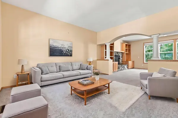 655 Lexie CT, Eagan, MN 55123