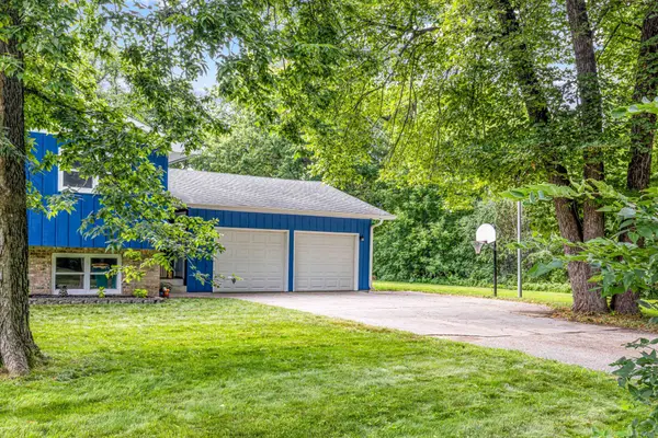 7407 Elm CT, Horace, ND 58047