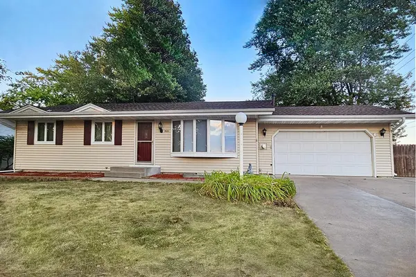 801 Continental DR, New Brighton, MN 55112