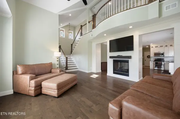 606 Eagle Bend Rd, Clinton, TN 37716