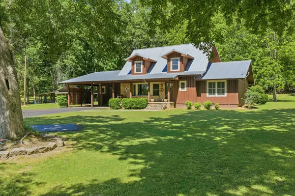 8932 Mount Carmel Rd, Decaturville, TN 38329