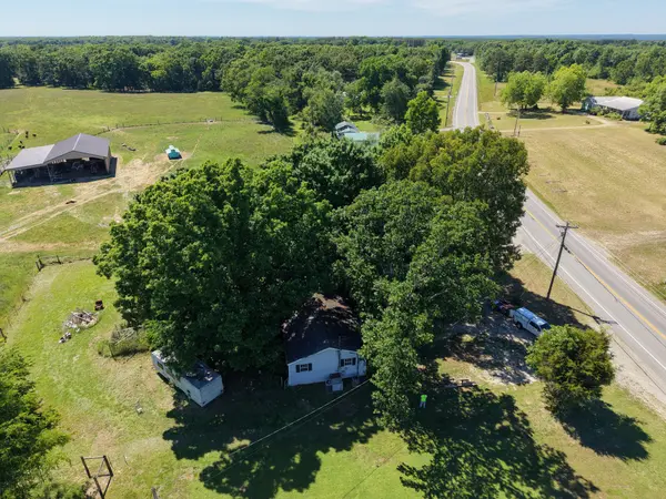 2040 Collinwood Hwy, Collinwood, TN 38450