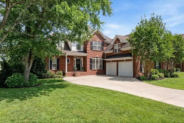 2003 Woodcliff Dr, Smyrna, TN 37167