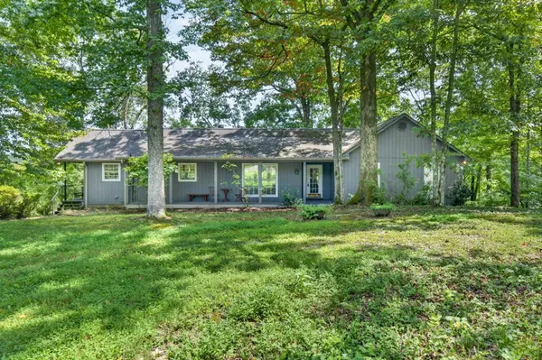 204 Red Bud Dr, Smithville, TN 37166