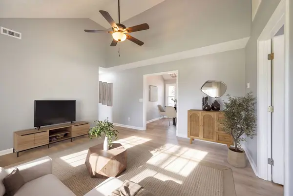 9008 Lomond Dr, Smyrna, TN 37167