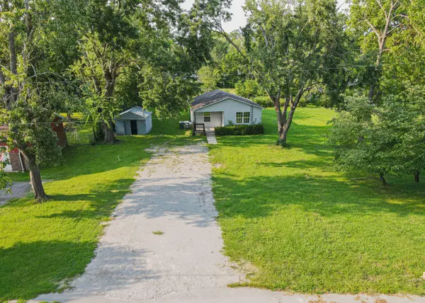 204 Locust St, Manchester, TN 37355