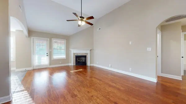 2353 Colston Dr, Clarksville, TN 37042
