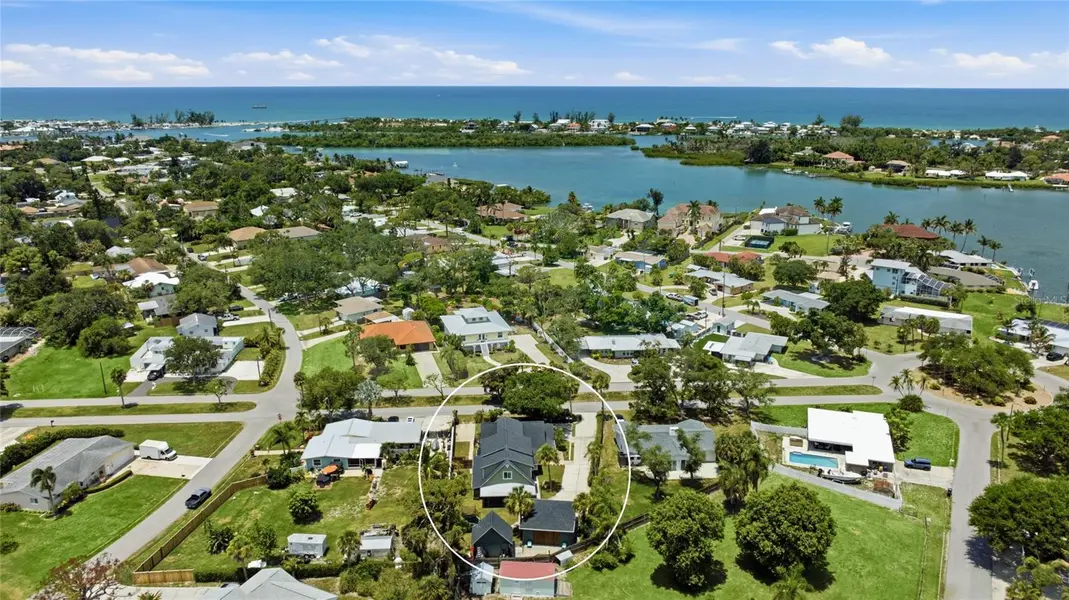 405 BAY POINT AVE, Nokomis, FL 34275