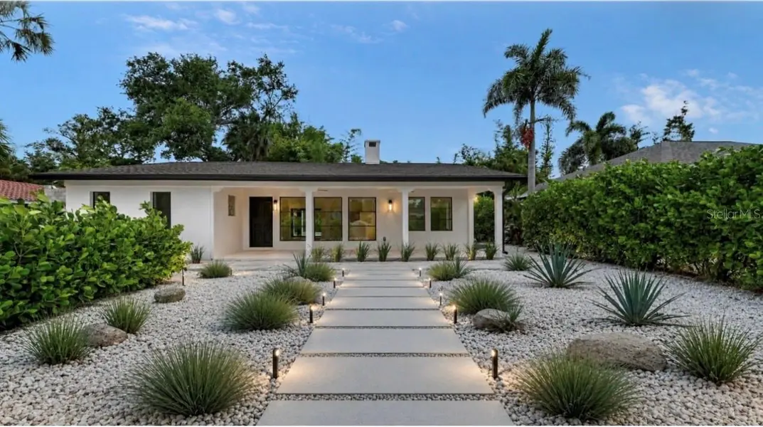 1041 INDIAN BEACH DR, Sarasota, FL 34234