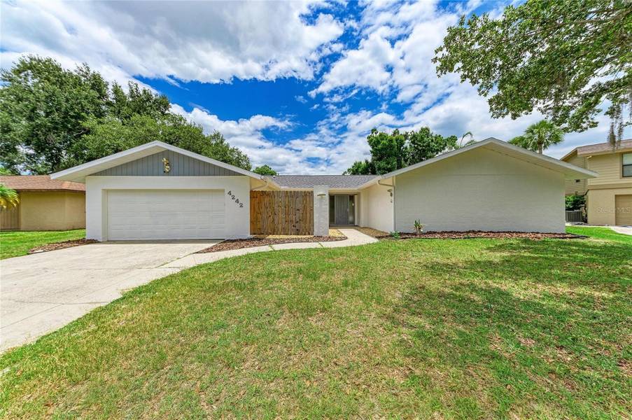 4242 DRYDEN CIR, Sarasota, FL 34241