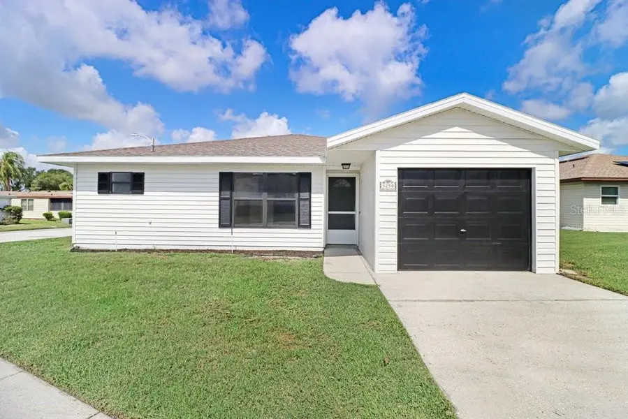 3250 PEBBLE BEND DR, Lakeland, FL 33810