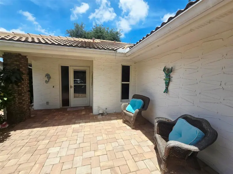 5808 GARDEN LAKES DR, Bradenton, FL 34203