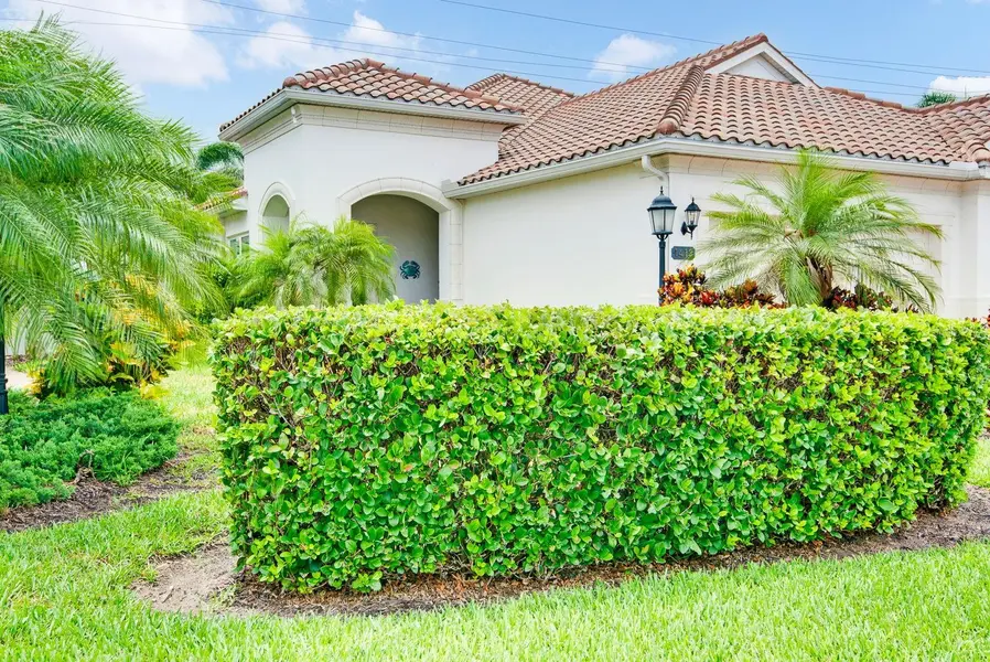1418 CALLE GRAND ST, Bradenton, FL 34209